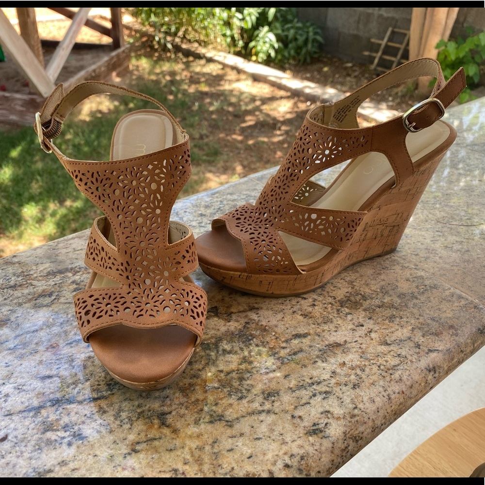 Platform wedged heels